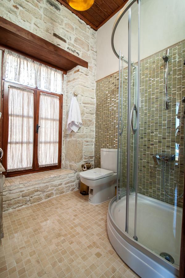 1922 Hotel Yenifoca Buitenkant foto
