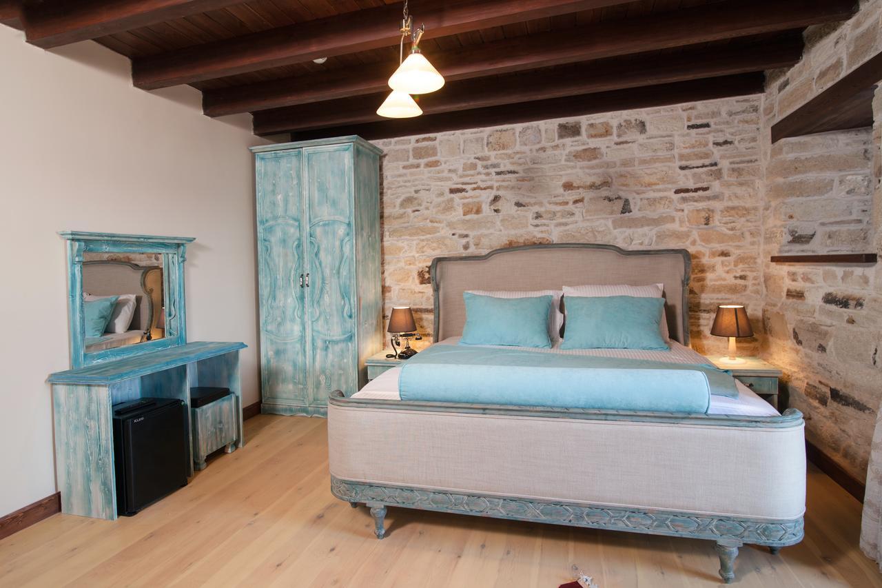 1922 Hotel Yenifoca Buitenkant foto