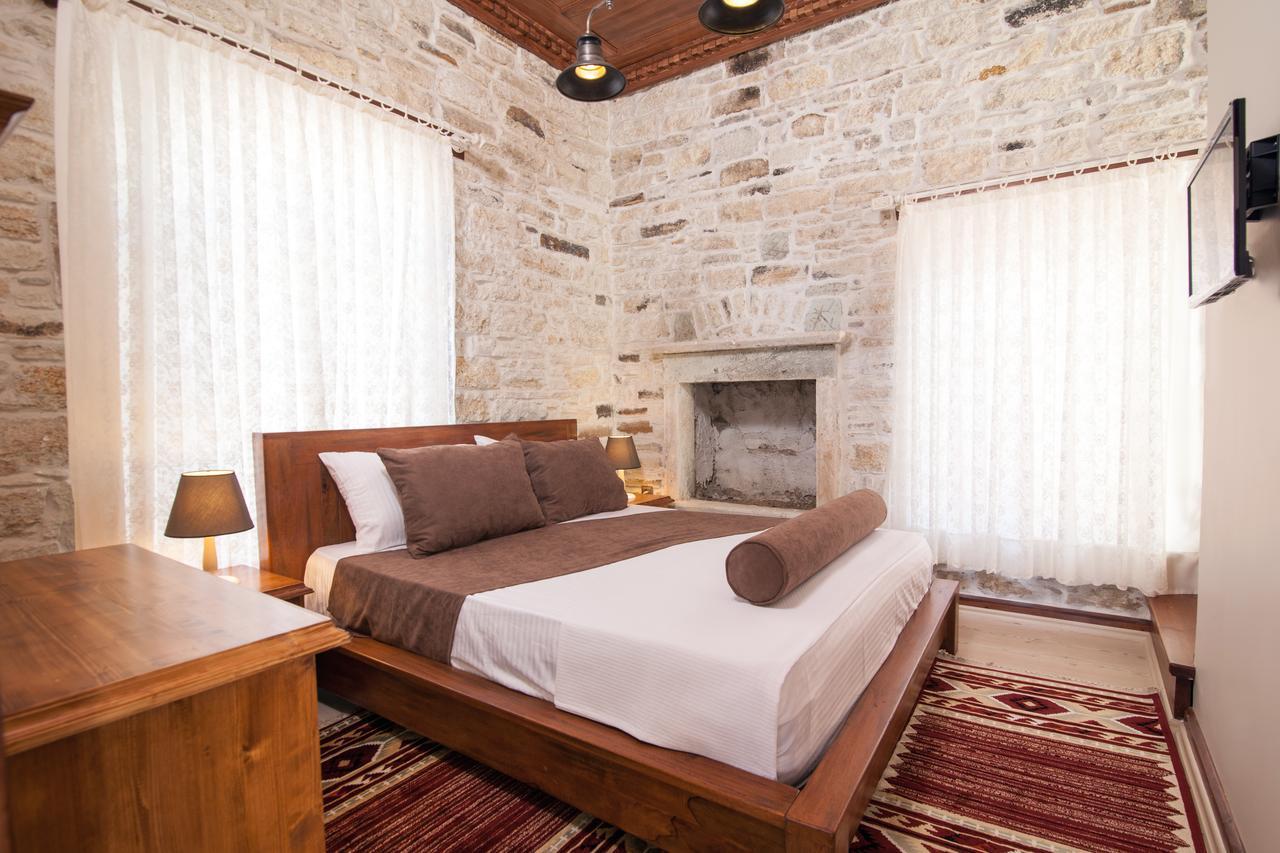 1922 Hotel Yenifoca Buitenkant foto